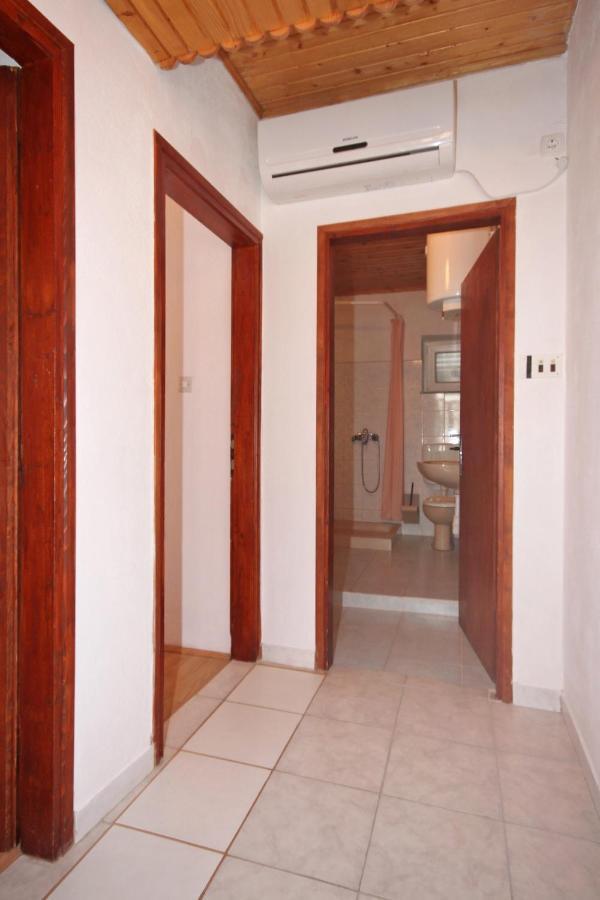 Apartment Metajna 6351A Buitenkant foto