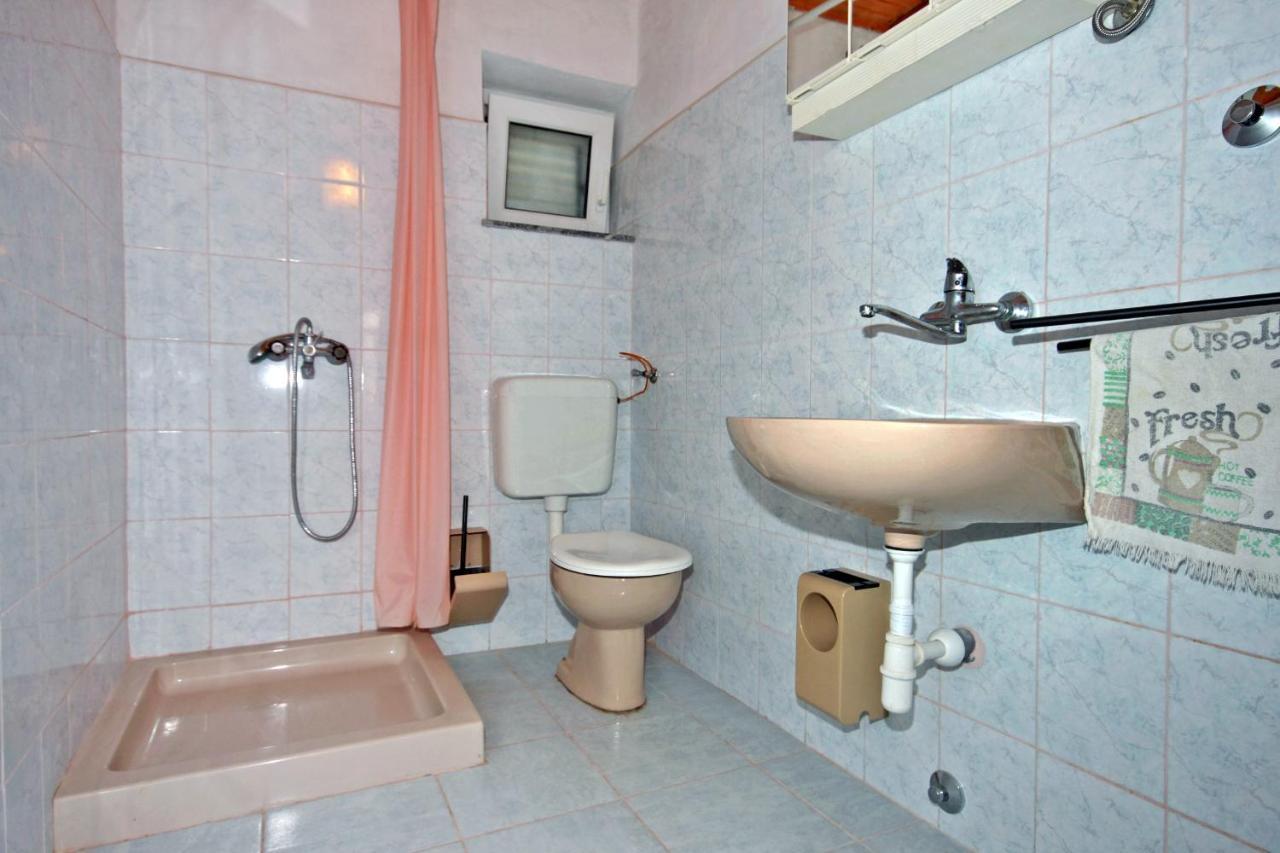 Apartment Metajna 6351A Buitenkant foto